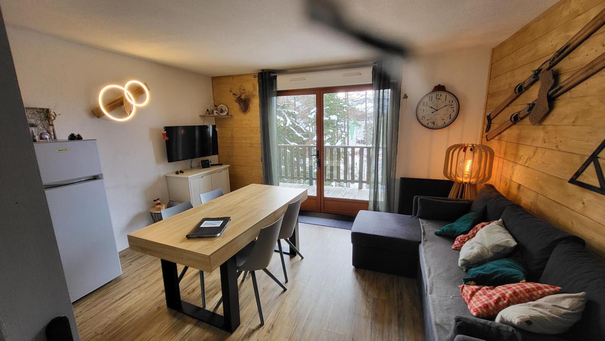 Appartement 4 A 6 Personnes - Chalets D'Aurouze - La Joue Du Loup Saint-Étienne-en-Dévoluy Екстериор снимка